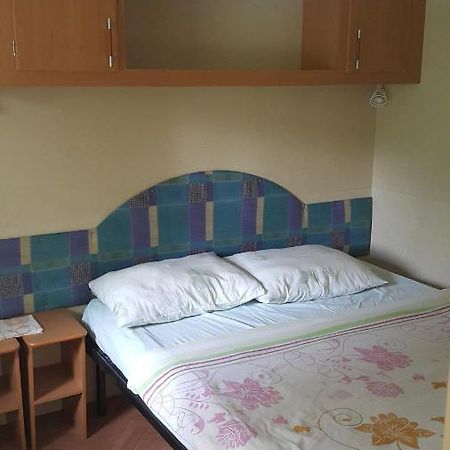 Bungalo Hotel Buzet Luaran gambar